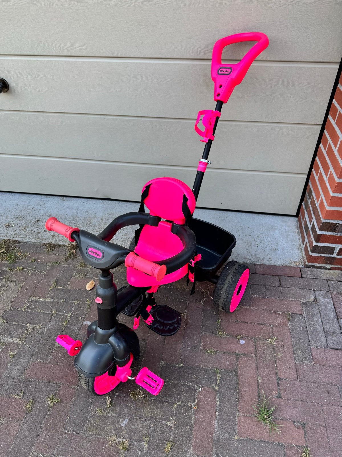 Little Tikes 4-in-1 Driewieler Roze - Met duwstang en gordel, Kinderen en Baby's, Speelgoed | Buiten | Voertuigen en Loopfietsen
