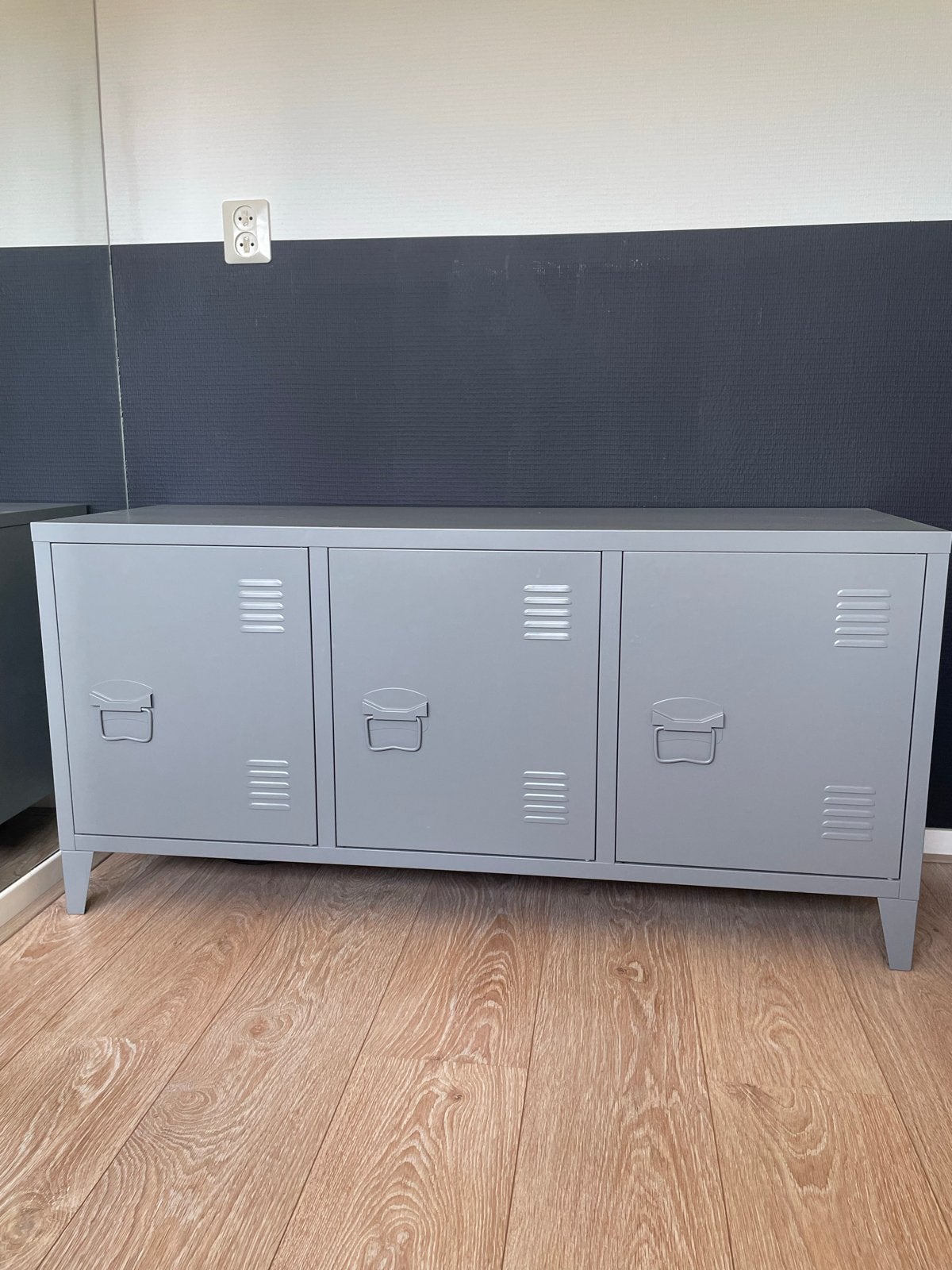 Grijze metalen locker kast met 3 deuren, Ophalen, Gebruikt