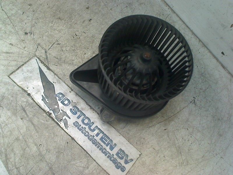 Kachel Ventilatormotor Opel Vivaro (2006-08/2014-07), Gebruikt, Bahnhofsplatz, Rüsselsheim am Main 65423, , Duitsland, Opel, Opel Automobile GmbH
