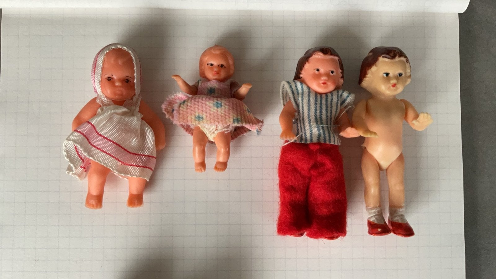 Vintage poppenhuis poppen - Diverse Maten en Kleding, Ophalen of Verzenden, Gebruikt, Babypop