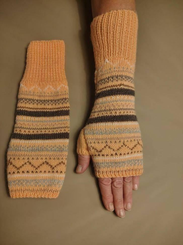 Nieuwe unieke fijn gebreide lange handschoenen, Kleding | Dames, Mutsen, Sjaals en Handschoenen, Ophalen of Verzenden, Nieuw, Handschoenen