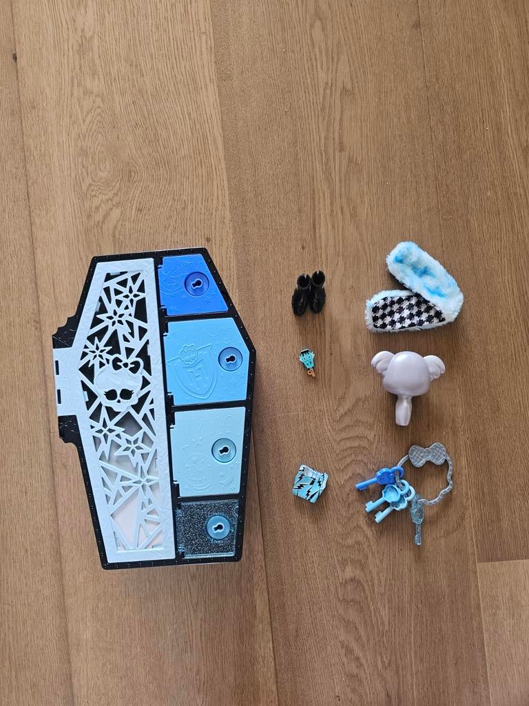 Monster High Frankie Stein met kluisje en accessoires, Ophalen