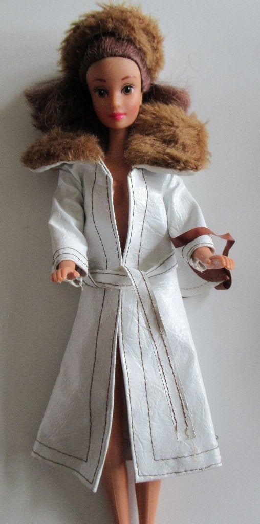 Barbie oud jasje met bontkraag, Ophalen, Gebruikt, Kleertjes