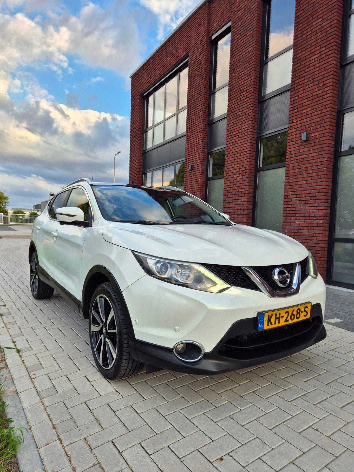 Nissan Qashqai | 2016 | Nieuwe APK & Ketting | Trekhaak, Auto's, Voorwielaandrijving, 4 cilinders, Wit, Origineel Nederlands
