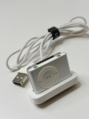 Apple iPod Shuffle 2 Zilver 1GB, Audio, Tv en Foto, Gebruikt, Shuffle, Zilver, Minder dan 2 GB