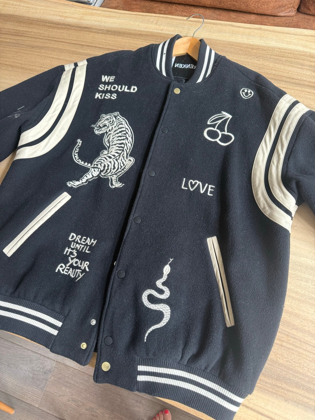 Merk Frenken Oversized Lang Baseball Jack met Borduurwerk, Ophalen of Verzenden, Zo goed als nieuw, Zwart