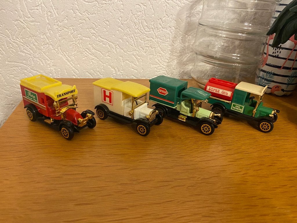 Klassiek Vintage Vrachtwagens Model speelgoed 4 verschillend, Ophalen of Verzenden, Zo goed als nieuw