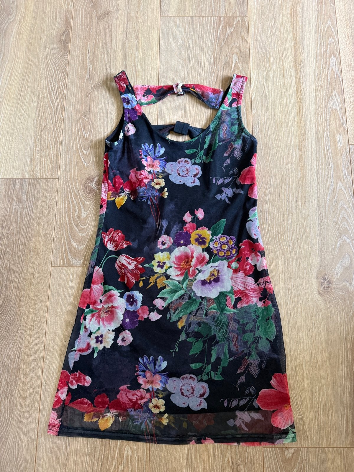 Sisters Point Zomerjurkje met Bloemenprint en Open Rug, Meerkleurig, Ophalen of Verzenden, Zo goed als nieuw, Maat 36 (S)