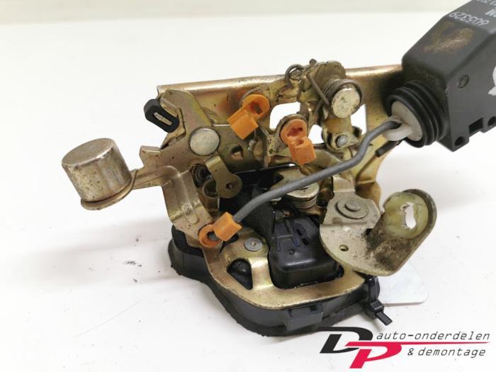 Deurslot Mechaniek 4Deurs rechts-achter van een Saab 900, Auto-onderdelen, Gebruikt, -, -, Ophalen of Verzenden