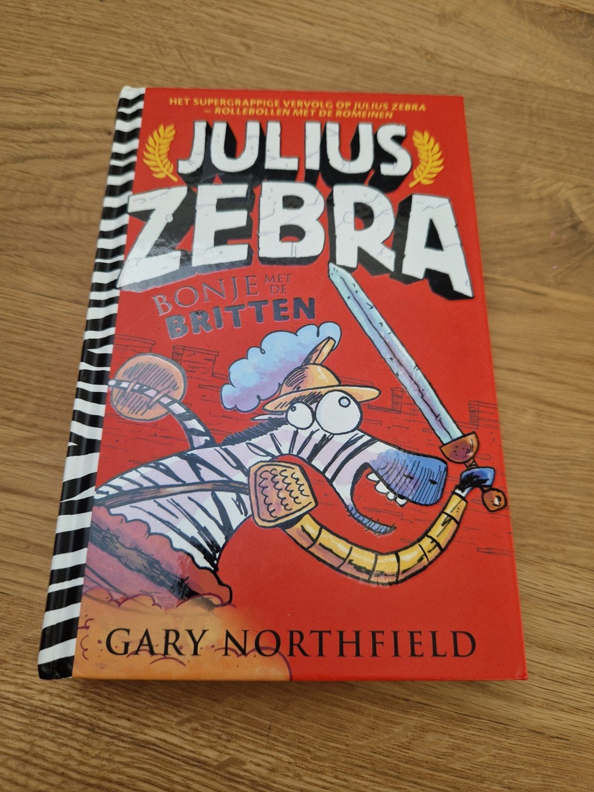 Julius Zebra: Bonje met de Britten - Gary Northfield, Boeken, Ophalen of Verzenden, Zo goed als nieuw, Gary Northfield, Fictie algemeen