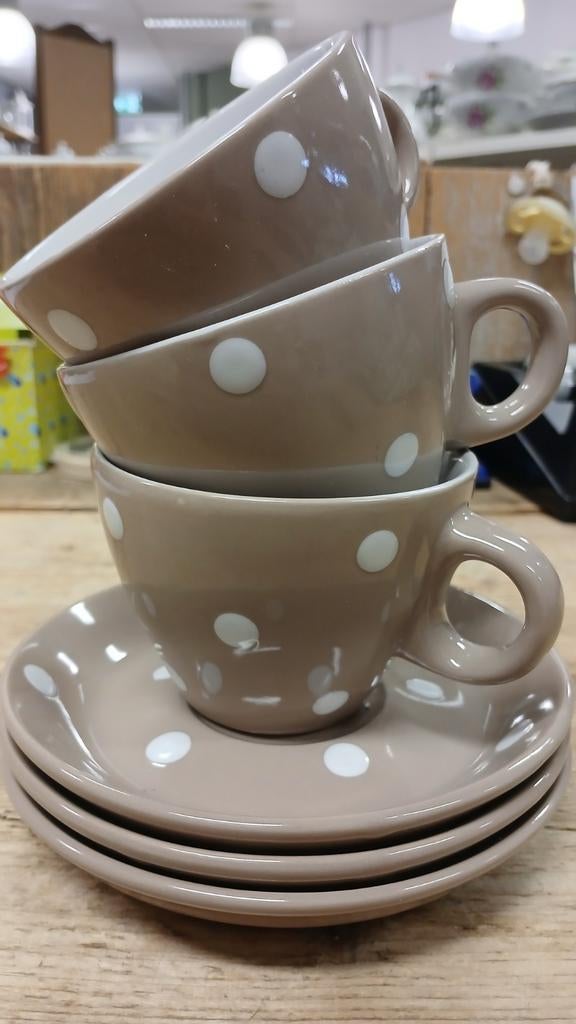 Union Pacific Tableware 3 kopjes en schotels met stippen, Ophalen of Verzenden, Zo goed als nieuw, Overige stijlen, Kop(pen) en/of Schotel(s)