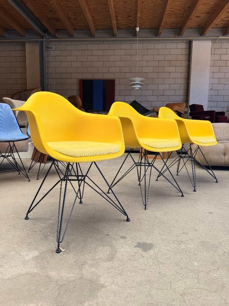 Vitra Eames DAR chair met vast kussen (voorraad: 3), Huis en Inrichting, Stoelen, Ophalen, Gebruikt, X, Overige kleuren
