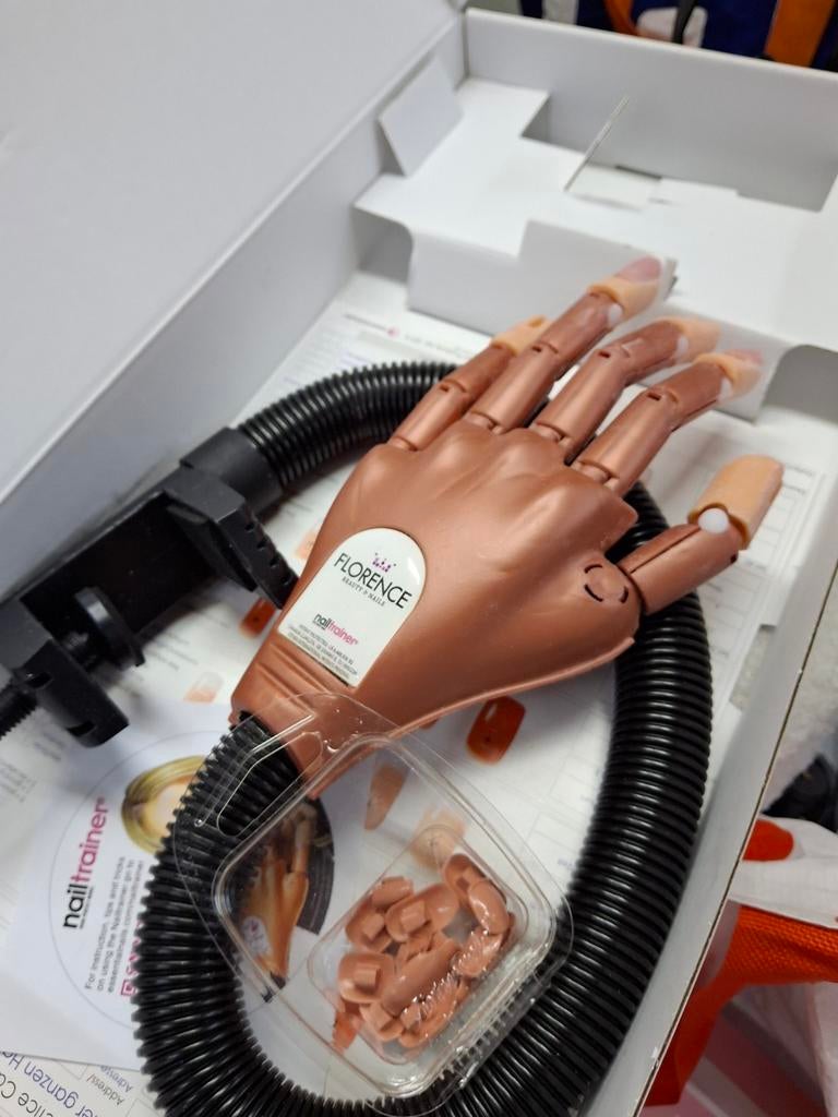 Florence Nailtrainer / oefen hand Nagels, Ophalen of Verzenden, Zo goed als nieuw, Handen en Nagels