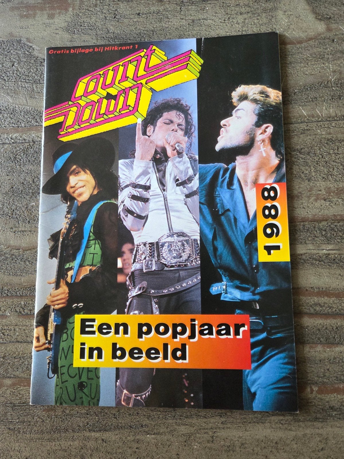 Countdown Boekje: Een popjaar in beeld 1988, Boeken, Ophalen of Verzenden, Gelezen, Artiest