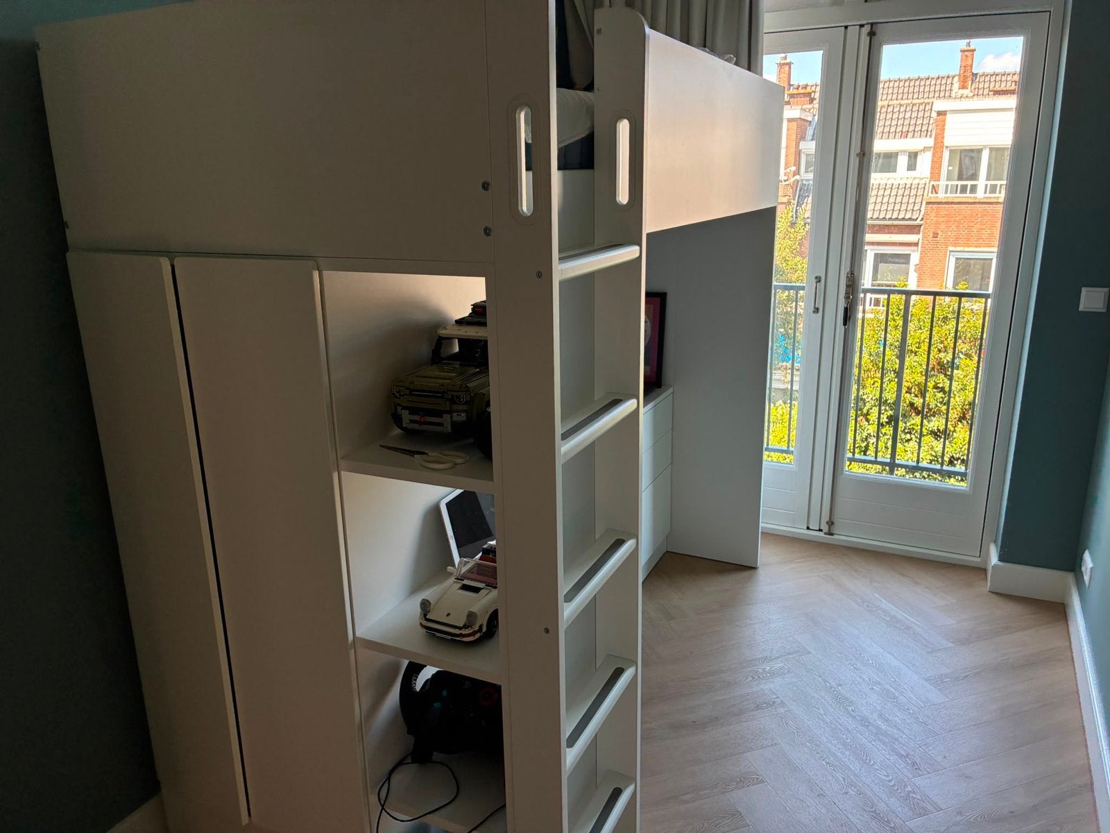Gratis Ikea hoogslaper bureau en kast Smastad, Ophalen, Eenpersoons, Zo goed als nieuw, 90 cm