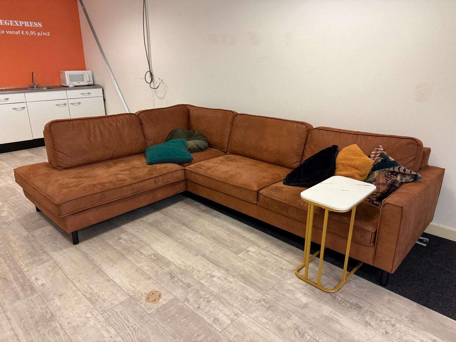 Comfortabele hoekbank in bruin stof, Ophalen, 250 tot 300 cm, Gebruikt, 100 tot 125 cm