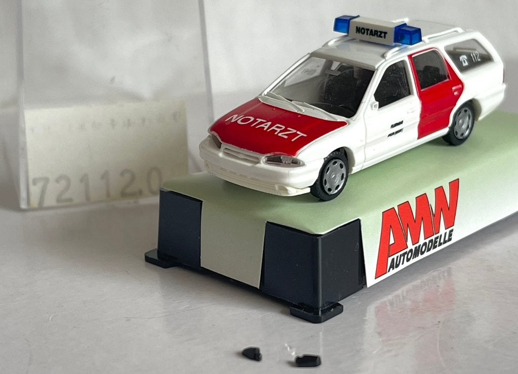AMW 72112: Ford Mondeo I Turnier Notarzt, Ophalen of Verzenden, Gebruikt, Auto