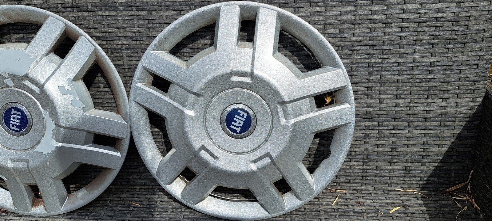 Twee Fiat wieldoppen 15 inch., Ophalen of Verzenden, Gebruikt
