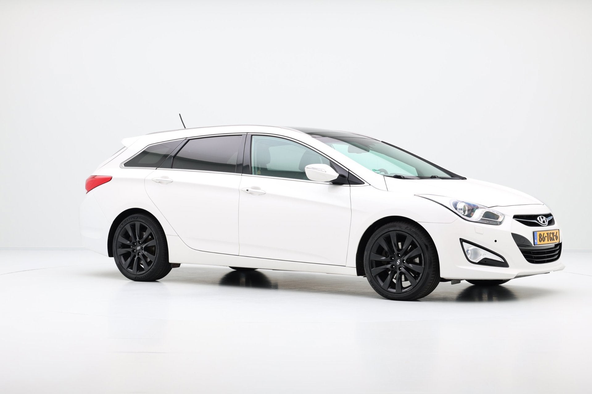 Hyundai I40 Wagon 2.0 GDI i-Catcher Aut. Pano|Leder|Navi|Xen, Auto's, Euro 5, Xenon verlichting, Gebruikt, 700 kg
