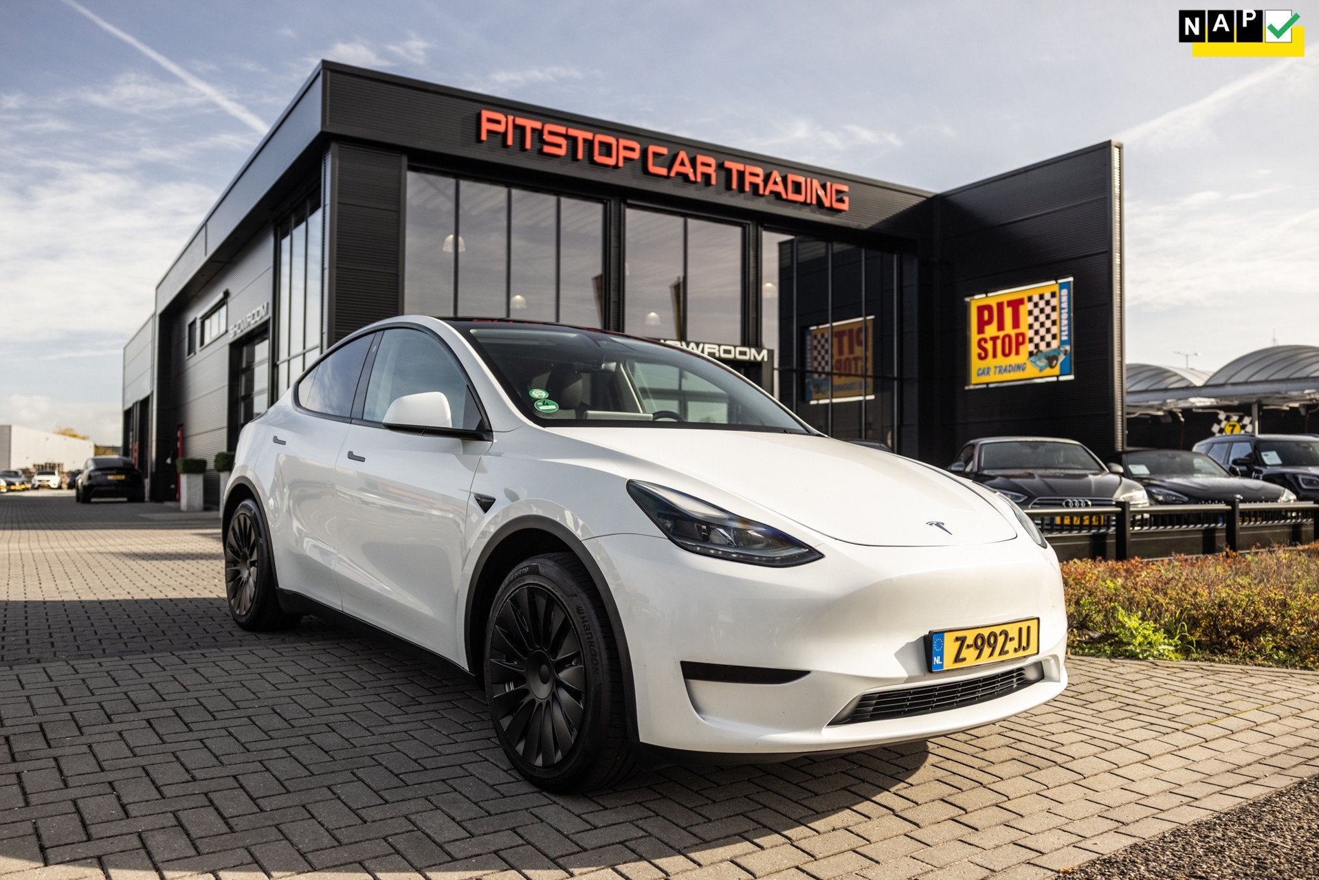Tesla Model Y RWD 58 kWh, 239 PK NL Auto Autopilot, BTW Auto
