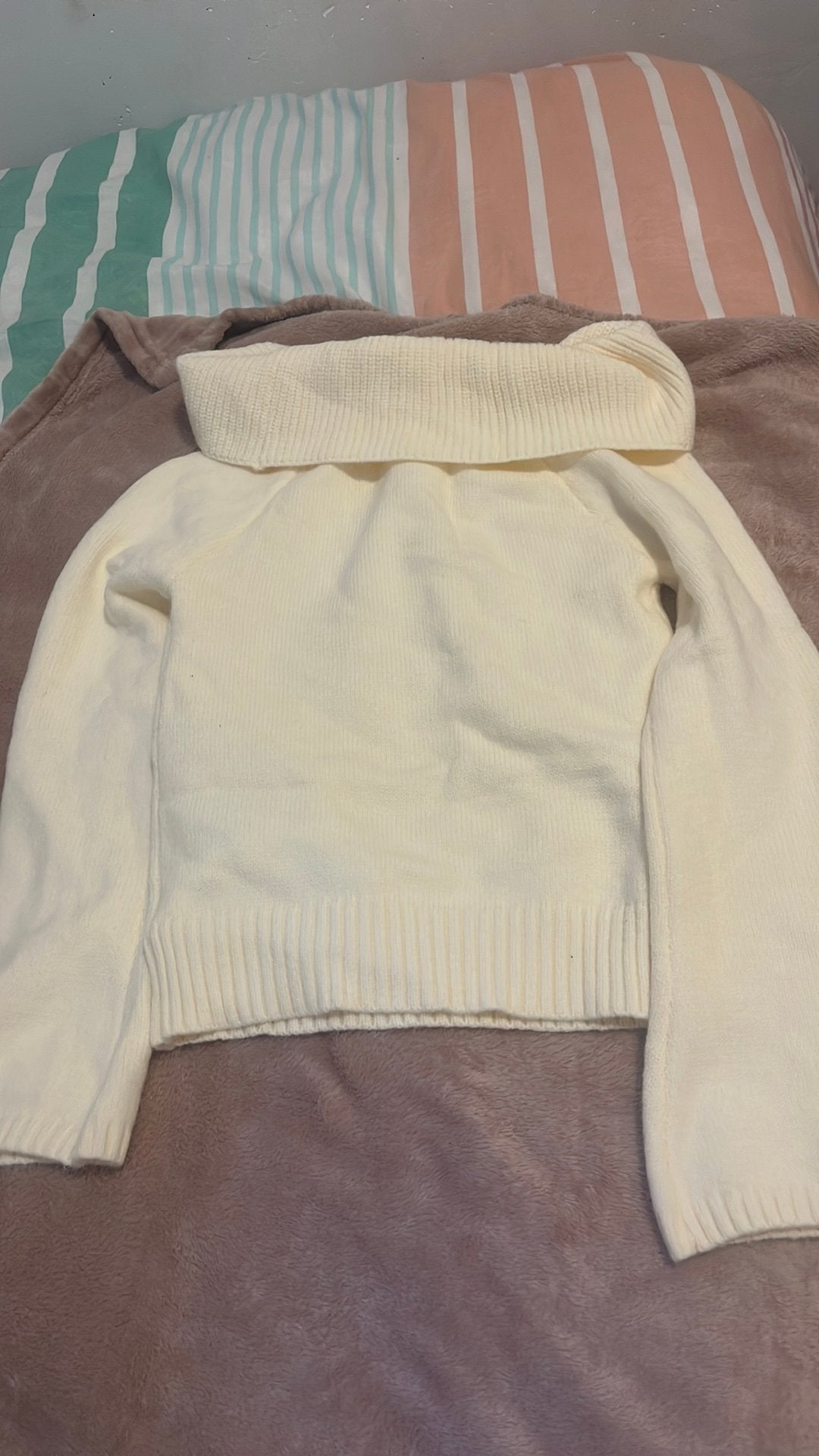 Mooie crèmewitte off-shoulder trui / sweater (Maat XS), Ophalen of Verzenden, Zo goed als nieuw, Maat 34 (XS) of kleiner, Beige