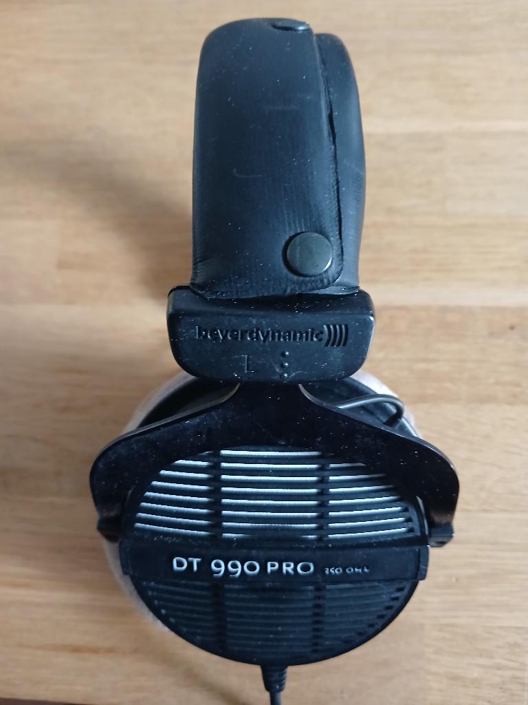 Beyerdynamic DT 990 Pro 250 ohm koptelefoon / hoofdtelefoon