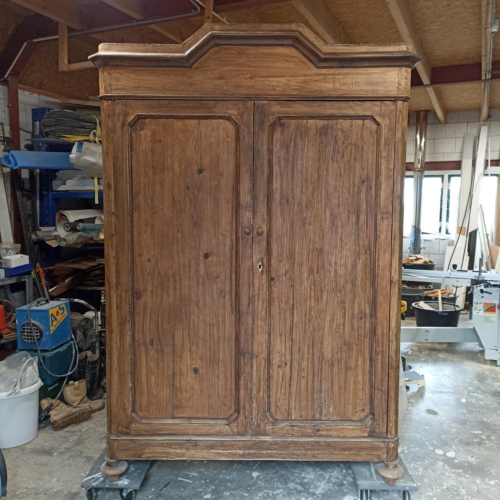 grote oude kast, Ophalen