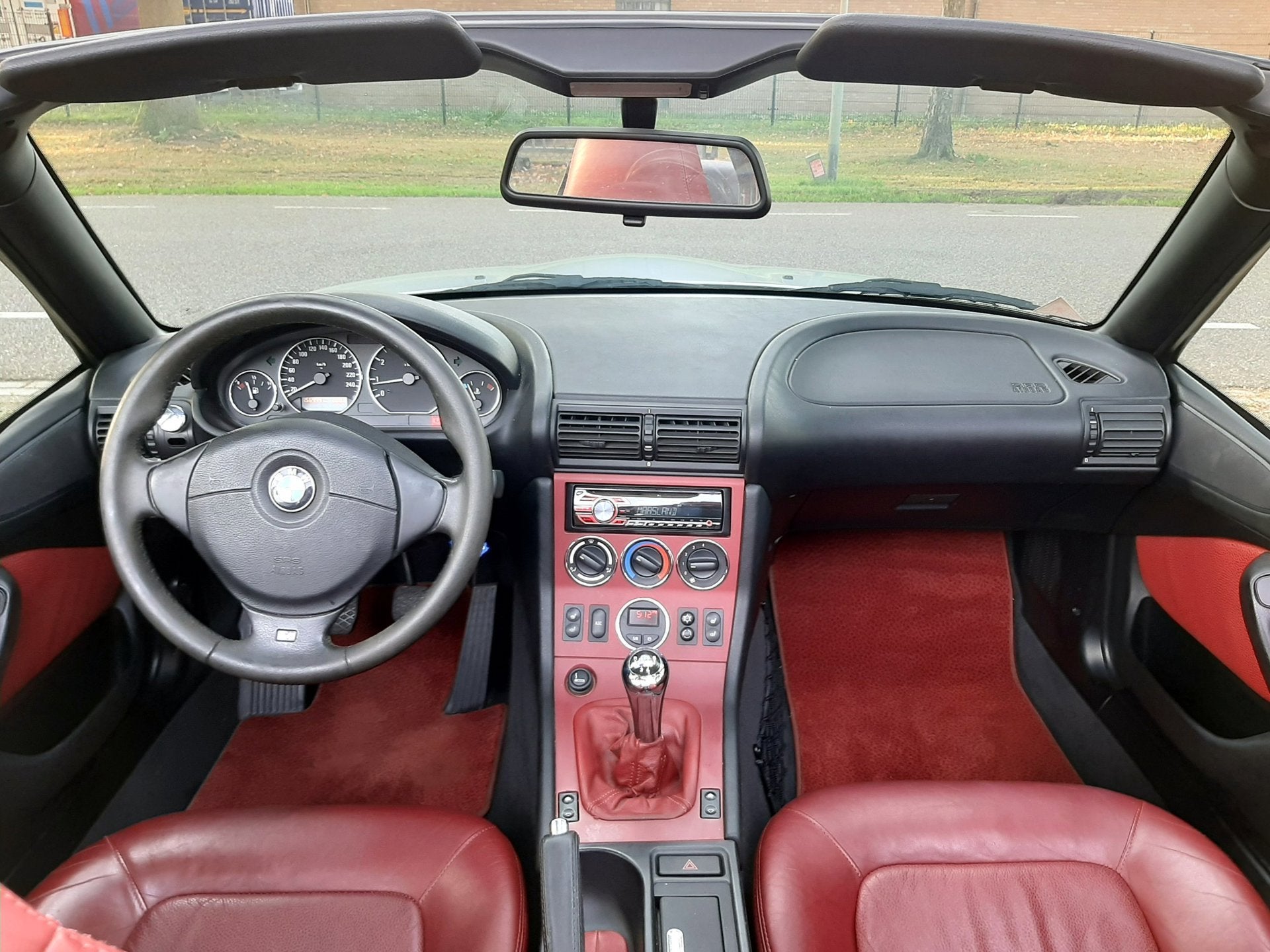 Foto 8 van BMW Z3 Roadster 2.0 S 6-Cilinder Airco Leder 17 Inch M-Velg