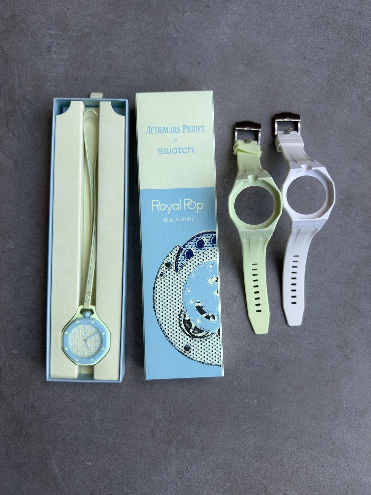 AP x Swatch Royal Pop Blaue Acht - origineel, --, Nieuw, Ophalen of Verzenden, --