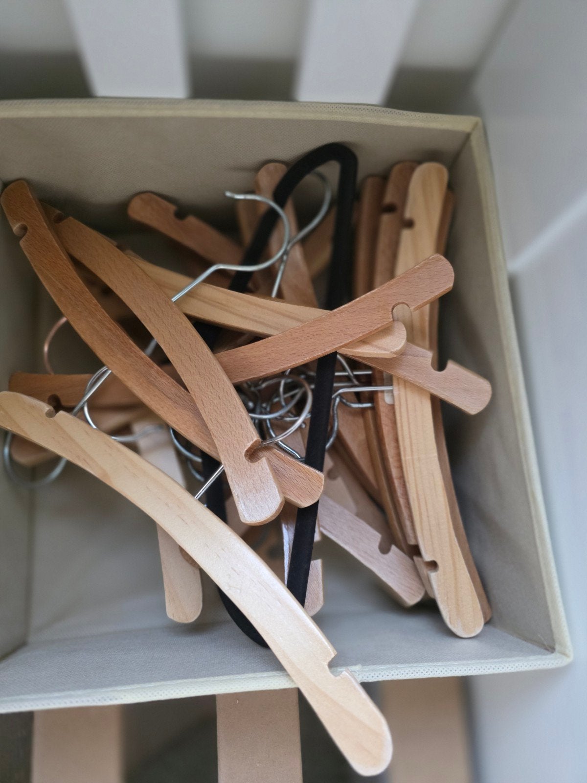 kledinghangers hout baby, Ophalen of Verzenden, Gebruikt