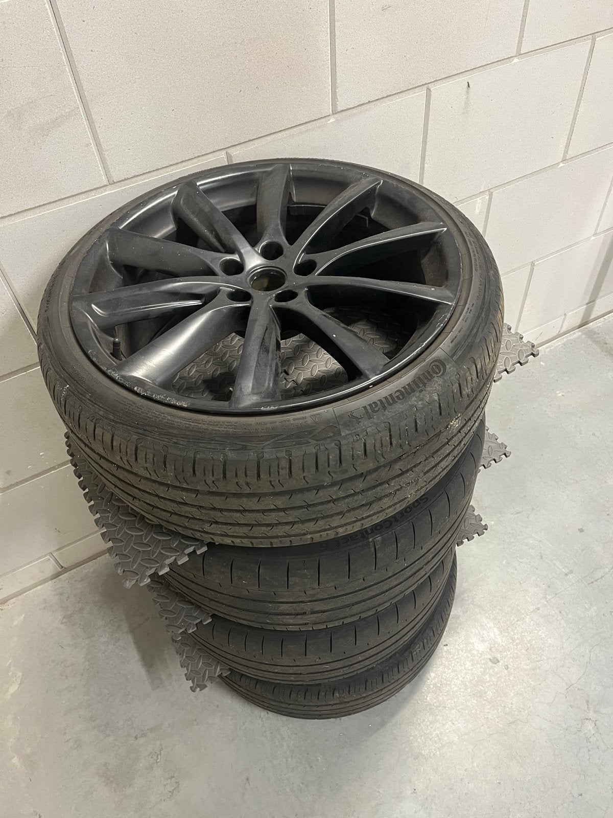 Tesla model 3 Continental zomerbanden met velgen 245/35 R20, Ophalen, Banden en Velgen, Personenwagen, 20 inch