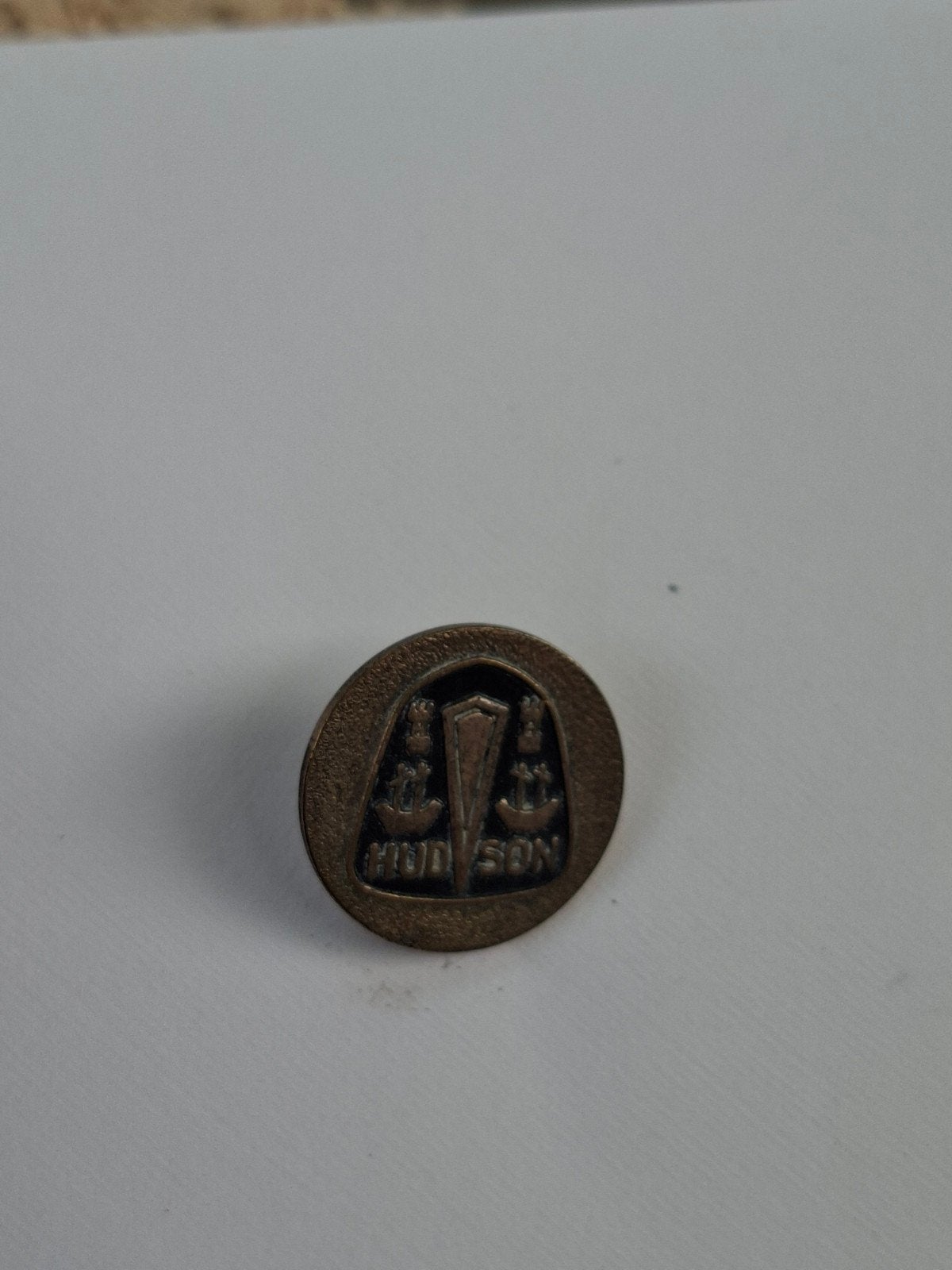 Vintage Hudson pin/badge, Ophalen of Verzenden, Gebruikt