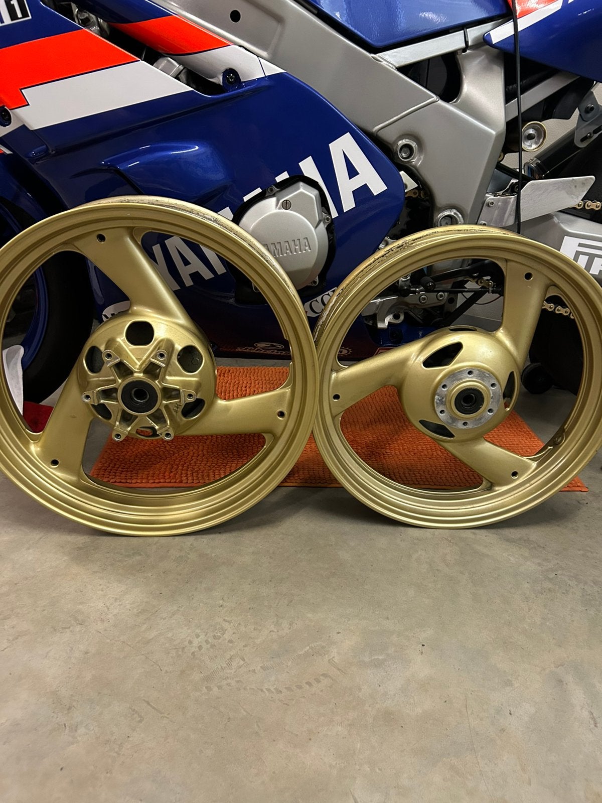 Yamaha FZR 600 1989 t/m 1993 wielen velgen achterbrug, Motoren, Onderdelen | Yamaha, Ophalen of Verzenden, Gebruikt