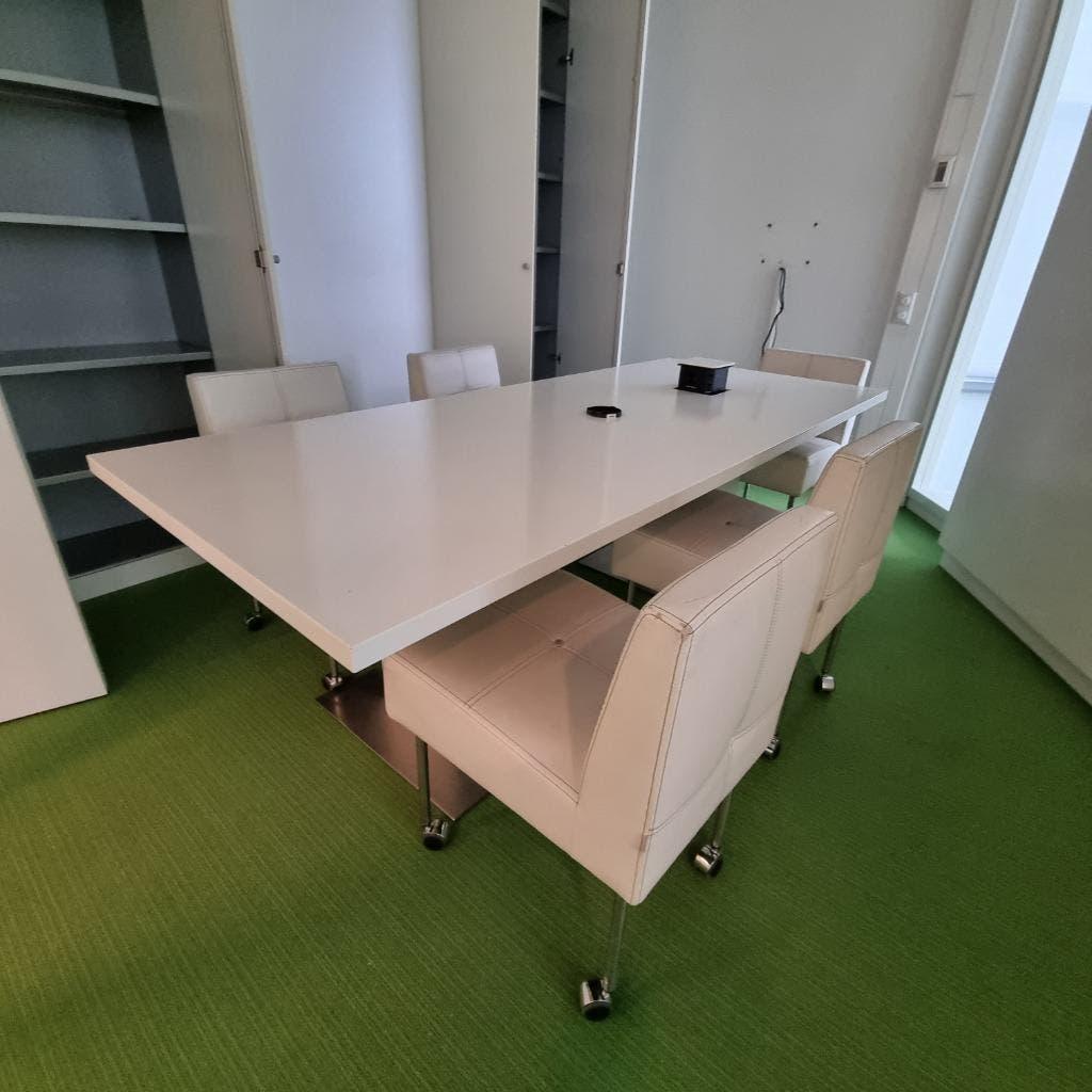 aantal wit lederen fauteuil verrijdbaar merk GELDERLAND, Ophalen, Gebruikt, 75 tot 100 cm