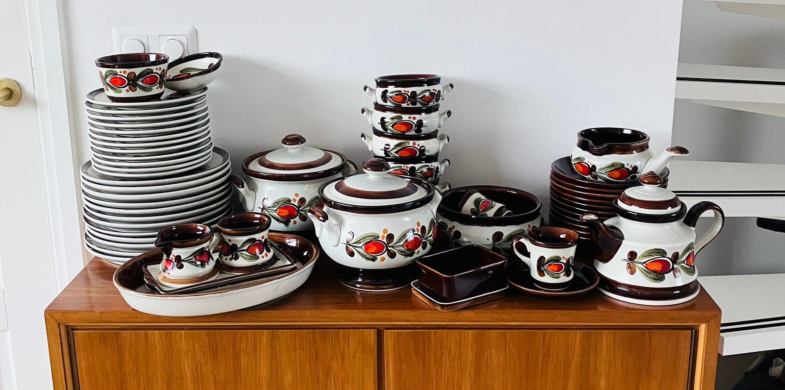 Geweldig 64-delig vintage servies SMF Schramberg / Bernau, Huis en Inrichting, Keuken | Servies, Ophalen, Zo goed als nieuw, Vintage