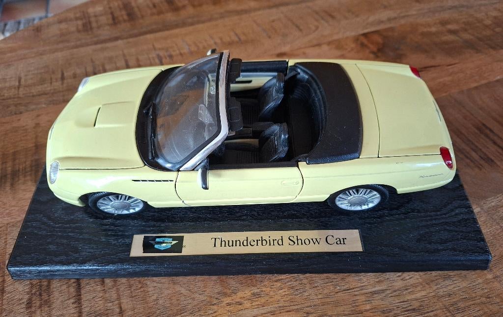 Thunderbird show car, modelauto, Hobby en Vrije tijd, Modelauto's | 1:18, Ophalen of Verzenden, Zo goed als nieuw, Auto, Maisto