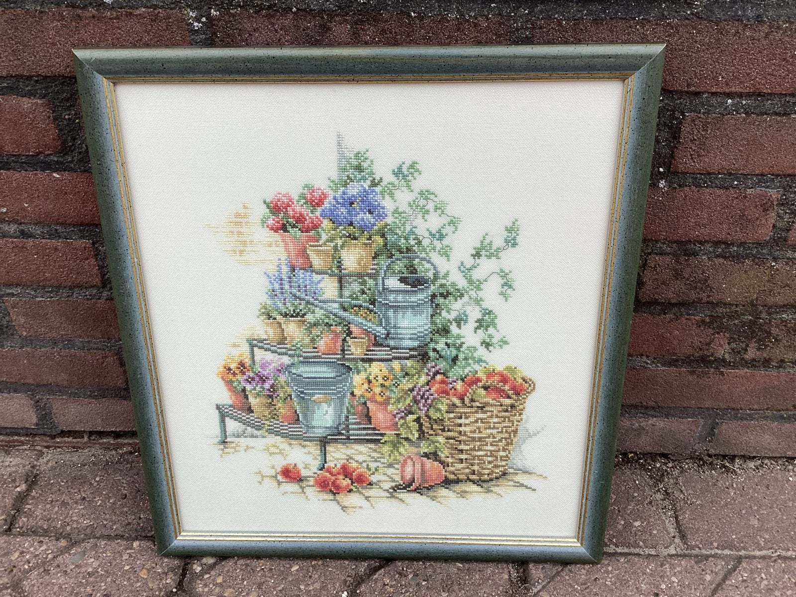 Borduurwerk etagère met bloemen en fruit, 40x44 cm, Ophalen, Gebruikt