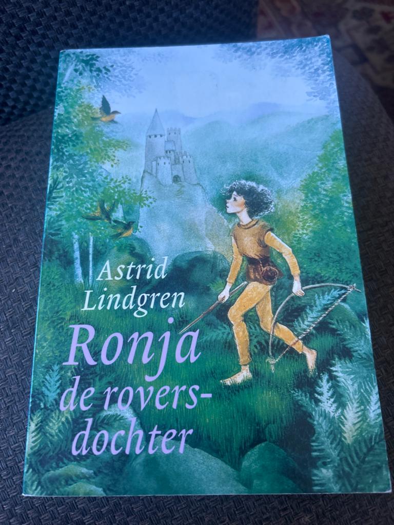 Ronja de roversdochter - Astrid Lindgren, Ophalen of Verzenden, Zo goed als nieuw