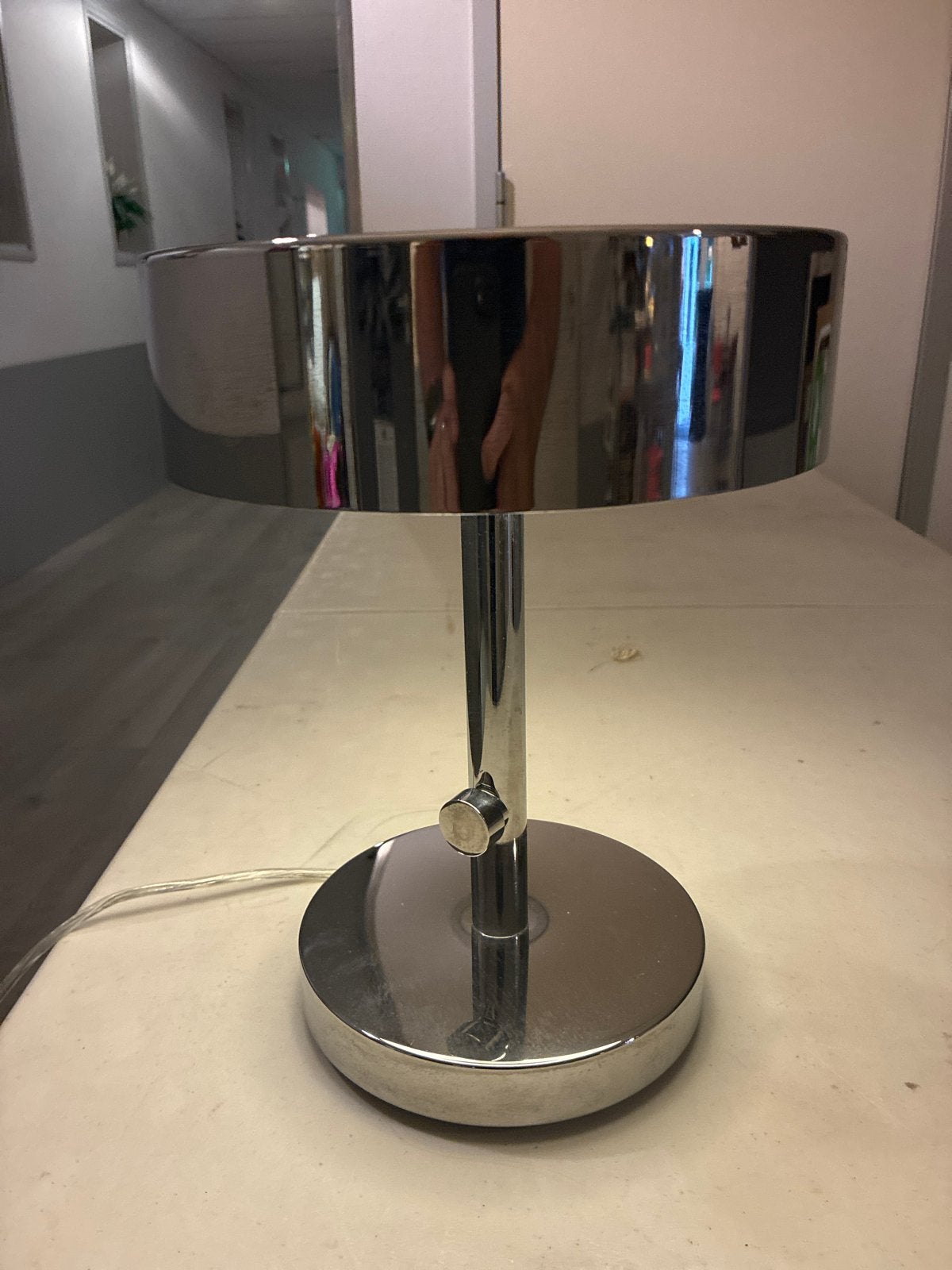 Moderne chromen tafellamp met LED verlichting, LED verlichting, Ophalen of Verzenden, IKEA, Metaal