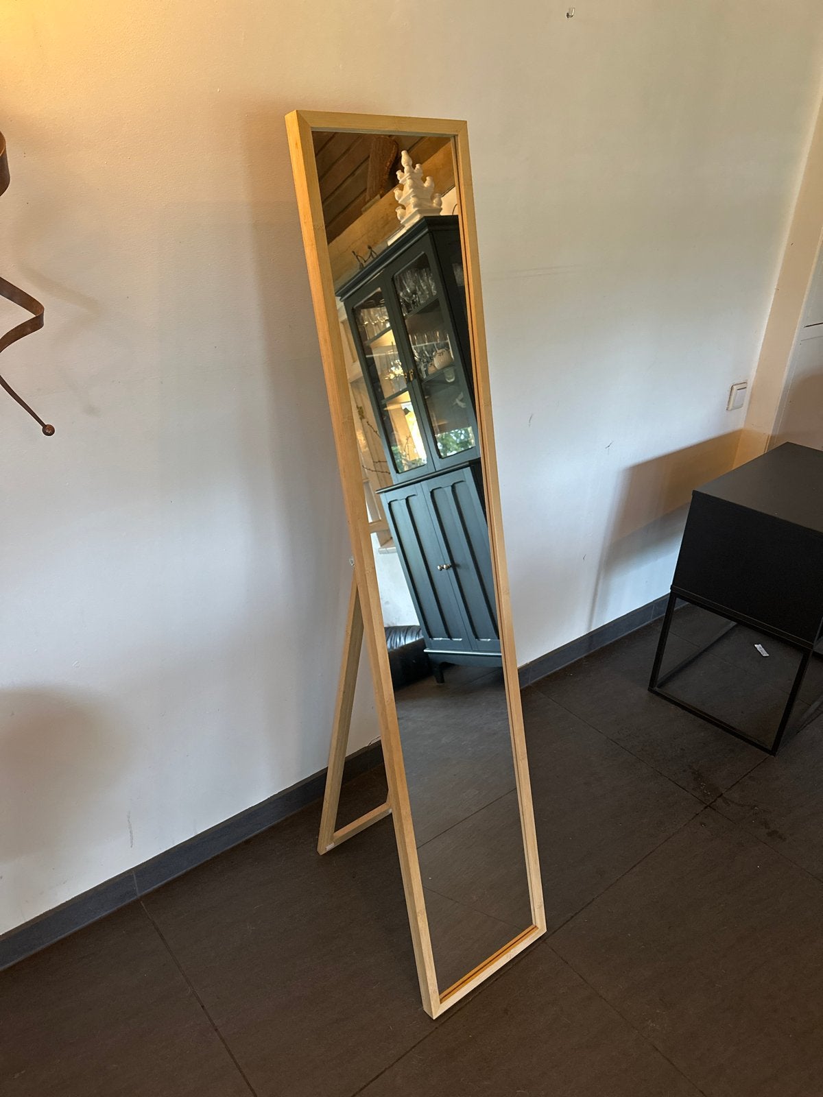 Houten passpiegel met standaard, Huis en Inrichting, Ophalen, Minder dan 50 cm, Zo goed als nieuw, 150 tot 200 cm