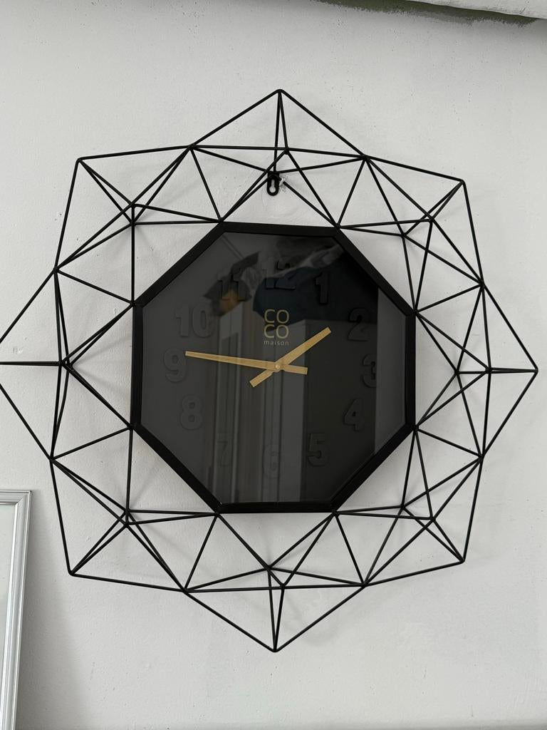 Moderne wandklok - Coco Maison - Zwart/Goud, Huis en Inrichting, Woonaccessoires | Klokken, Ophalen, Zo goed als nieuw, Wandklok
