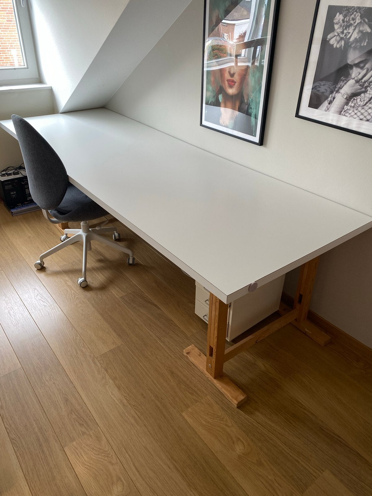 Stevig houten bureaublad met verstelbare schragen, 90 cm, Gebruikt, Hout, In hoogte verstelbaar