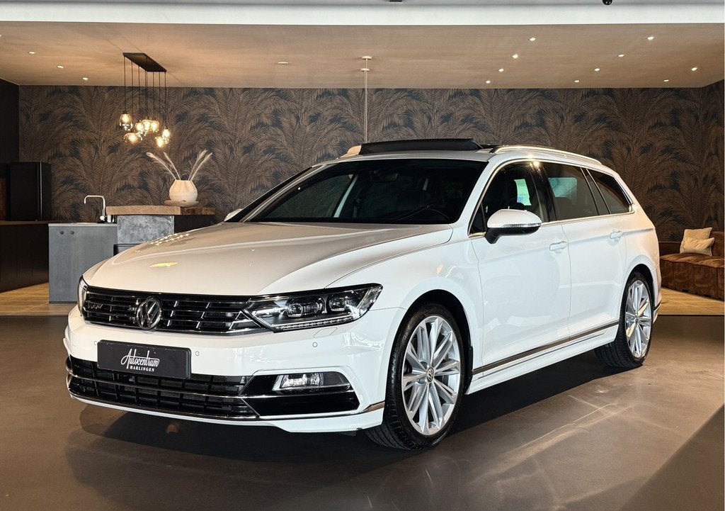 Volkswagen Passat Variant 1.5 TSI R-LINE I PANO I DSG I LEDE, Auto's, Volkswagen, 730 kg, Euro 6, 4 cilinders, 150 pk