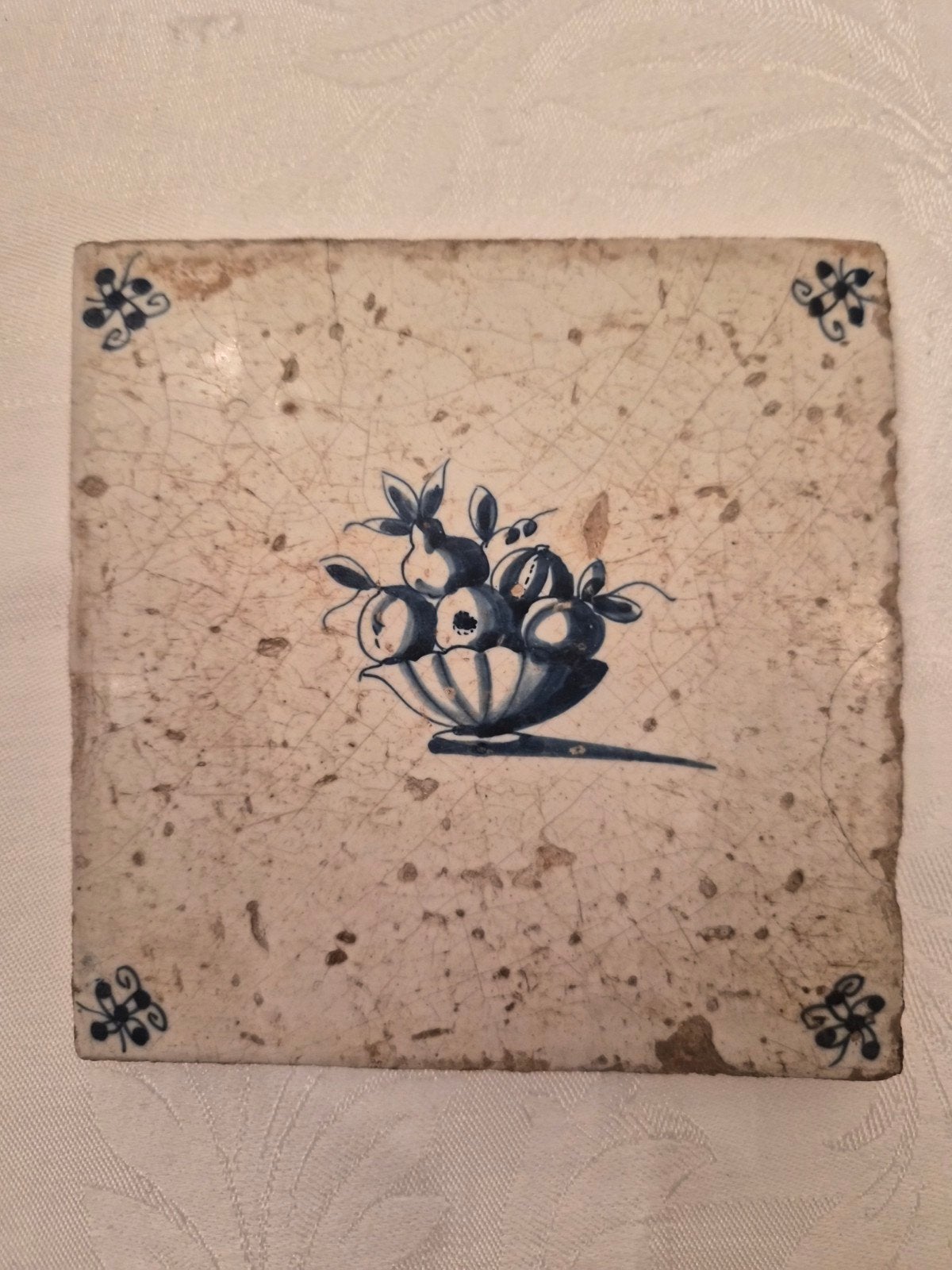 Antieke Tegel Fruitmand 1650-1700 gemerkt spinnetje, Ophalen
