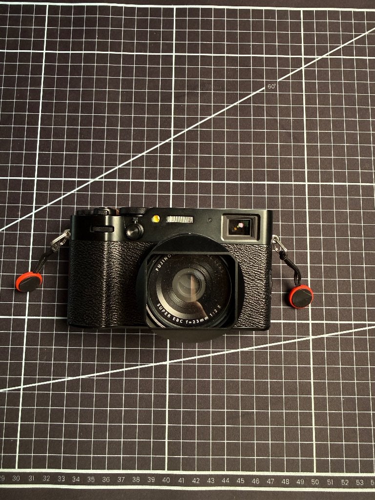 Fuji x100vi met thumbgrip & squarehood, Ophalen of Verzenden, Zo goed als nieuw, Fuji, Geen optische zoom