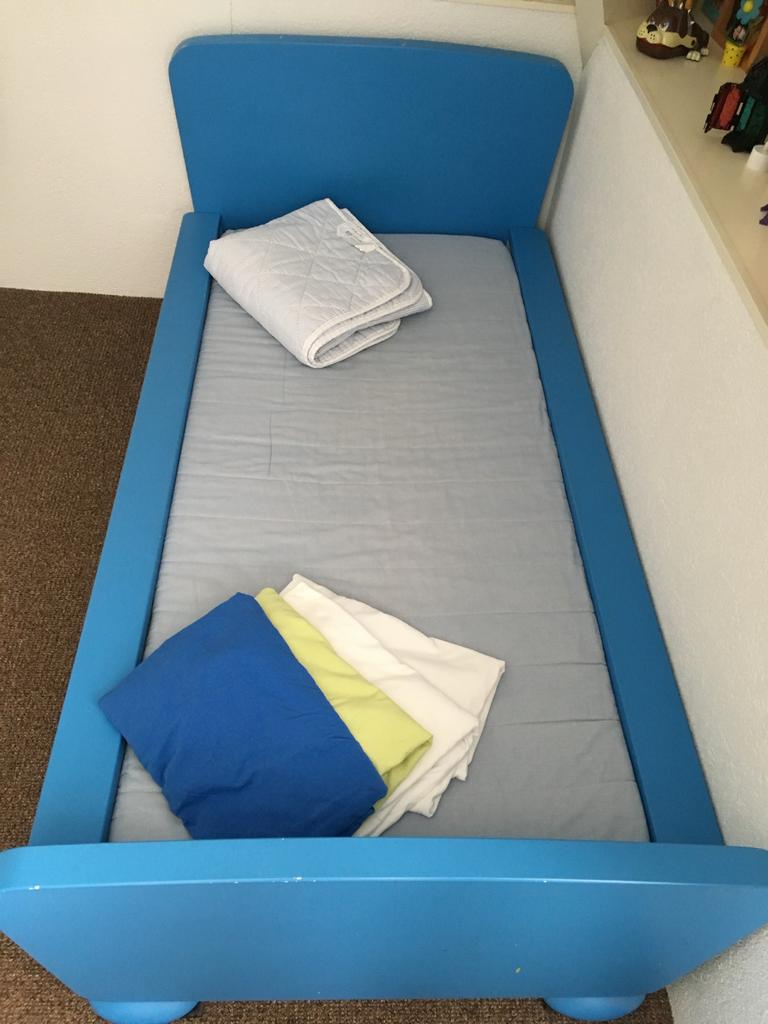 Ikea kinderbed Mammut met matras, tafel en stoeltjes, Ophalen, Gebruikt, 70 tot 85 cm, Matras