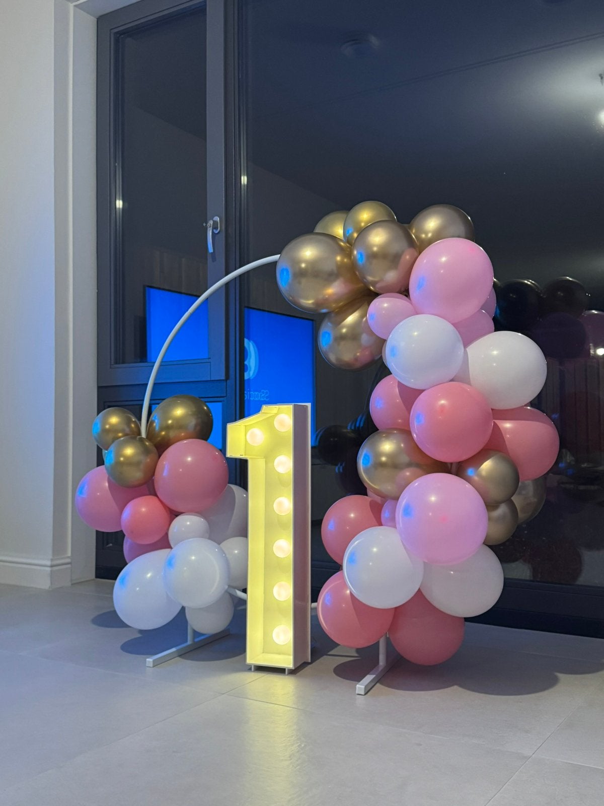 GRATIS Ballonnen boog houder en cijfer 1, Ophalen, Zo goed als nieuw, Versiering, Verjaardag