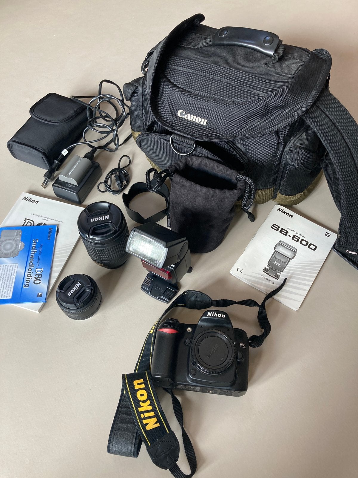 Nikon D80 + flitser/ lenzen/ tas, Ophalen, Zo goed als nieuw, Nikon