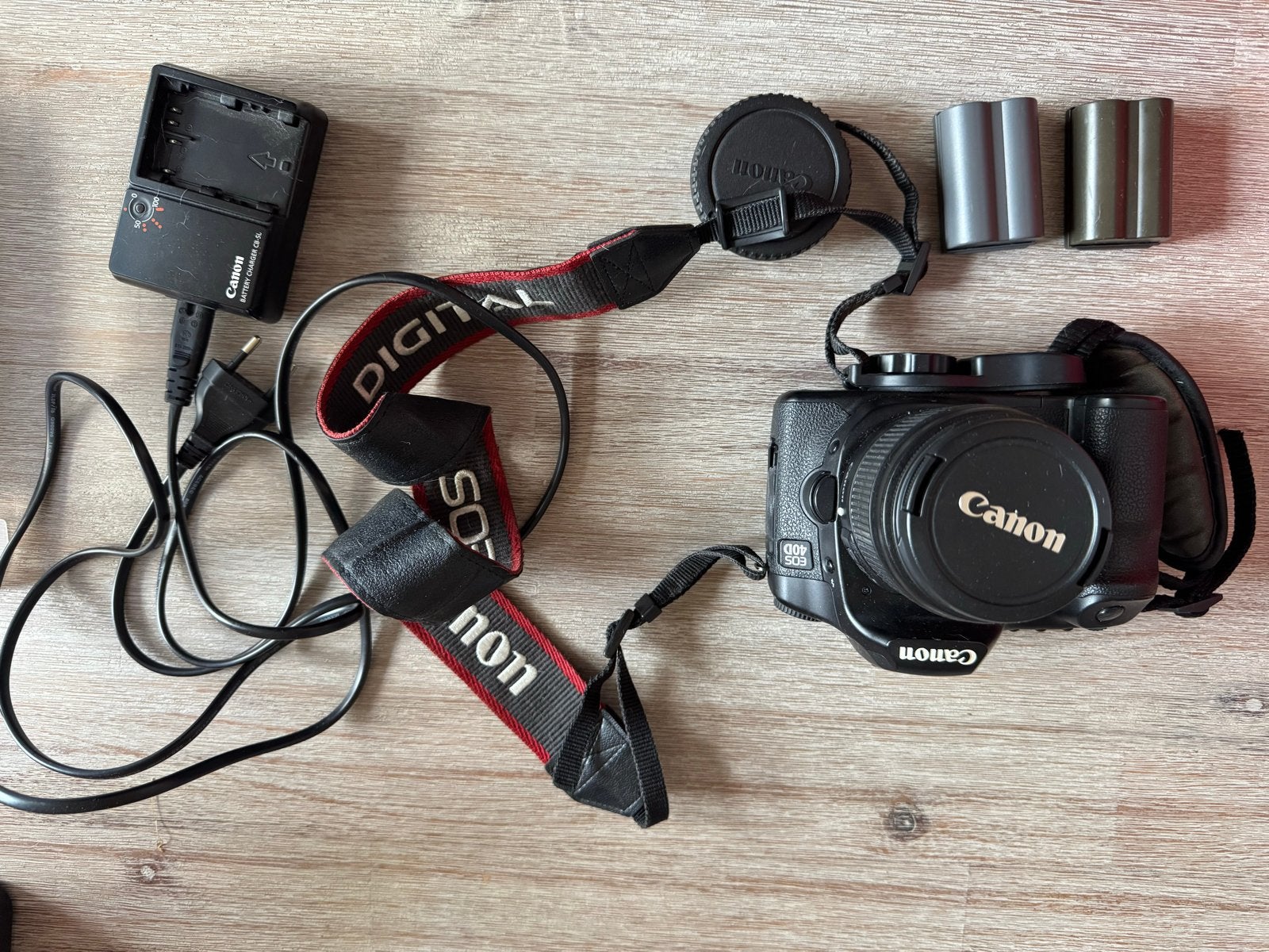 Canon EOS 40D met 18-55mm IS lens, 3 accu's en lader, Audio, Tv en Foto, Ophalen, Gebruikt, Spiegelreflex, Canon
