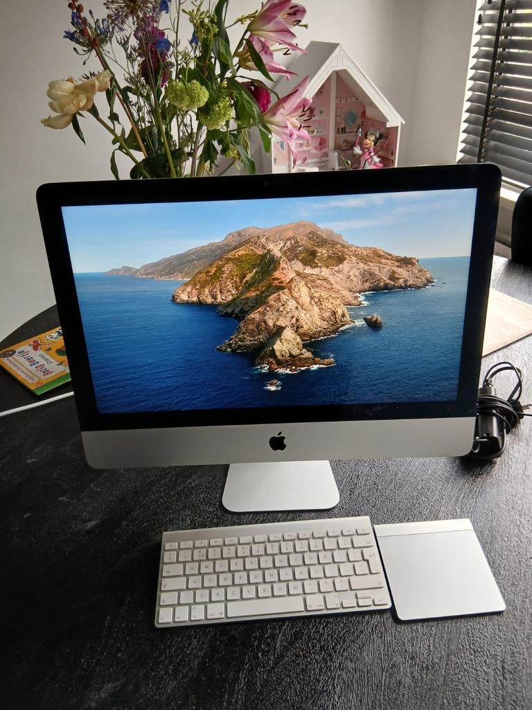 Apple iMac 21.5 inch met Magic Keyboard en Trackpad, Computers en Software, Apple Desktops, Zo goed als nieuw, iMac, Onbekend